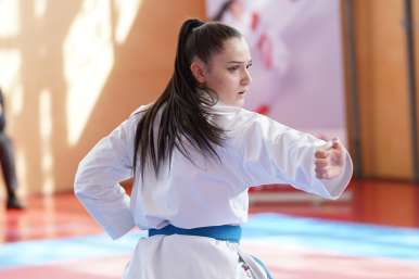 Denisa Kanuric bei Karate Staatsmeisterschaft