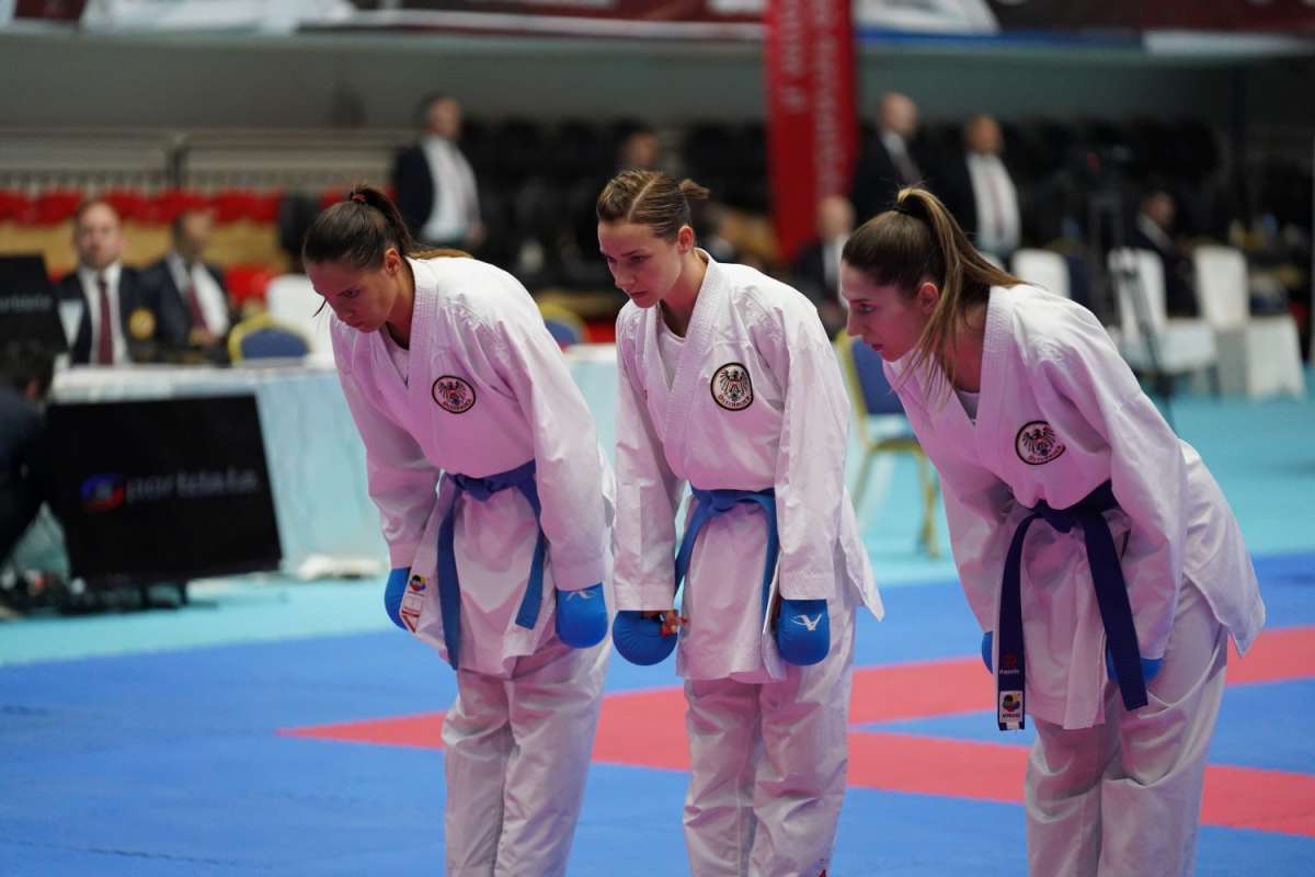 Kumite Team mit Alisa Buchinger, Bettina Plank, Lejla Topalovic